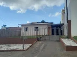 Casa a poucas quadras da br de acesso ao Show Rural
