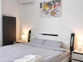Stylish Riverside Apartments in Riviera Complex, hotel in Mykolaiv