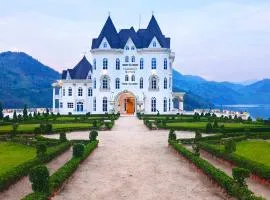 CHATEAU LE MARARA by ROYAL RETREAT