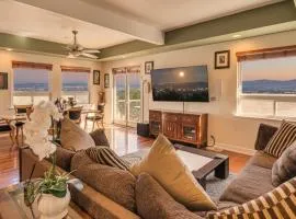 3BR Mountain Retreat with 2 Executive Suites & Scenic Views Sleeps 6