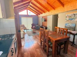 Cabaña leas totalmente equipada para 6 personas, Hotel in Panul