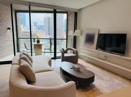 Prestigious Sydney CBD 2-Bedroom Luxury Residence with City Views, Pool & Gym - 2