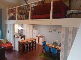 Elegant 1-Bdr Apt in Old School House, hotel din Aratapu