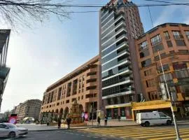 Northern Avenue , Luxury & Spacious apartment + Open Balcony with a Stunning City View , CITY CENTER