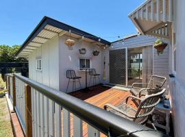Close to Water, Restaurants and Clubs, Toorbul St, Bongaree, Hotel in Bongaree
