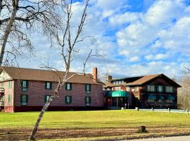 Riverview Lodge, hotel em Dryden