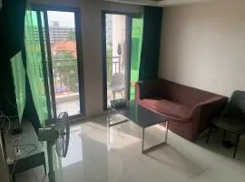 E01 Arcadia Beach Boutique 2-Bedroom Apartment, Big TV, Netflix, Washer & Dryer