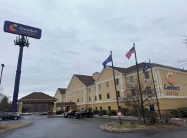 Comfort Suites Scranton near Montage Mountain, hotel con alberca en Scranton