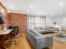 The Waters Edge - Pet Friendly with Fire Pit