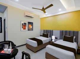 Super Townhouse Oak Premier Raidurg Biodiversity Park, hotel en Madhapur
