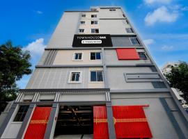 Super Townhouse Oak Premier Raidurg Biodiversity Park，Madhapur的飯店