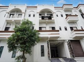 Townhouse Oak Char Dham Vrindavan, hotell i Jait