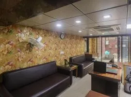 Capital O Crown Inn Near Appu Ghar