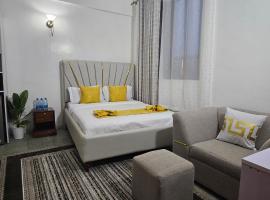 LMM Studio, hotel com estacionamento em Gatunga