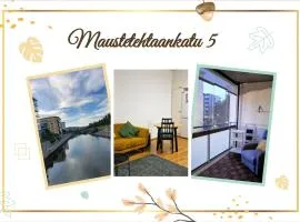 Modern Seaside Apartment - Metro & Market Nearby