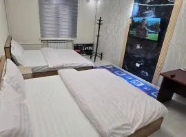 metro Beruniy Apartment for 5 persons 5 beds, kitchen, Bathroom, toilet, Wifi, TV, washing machine