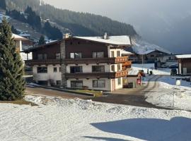 Klarelia Haus, hotel in Tux