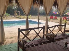 Neels Camp Resorts, Hotel in Panna