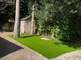 Ascot Stylish 3 Bedroom House with Driveway