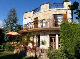 Toscanaapartmanbalatonhu family frend, Hotel in Siófok