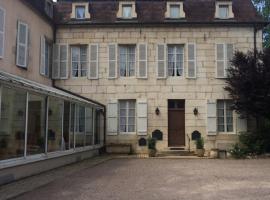 Hôtel des Cymaises, hotel en Semur-en-Auxois