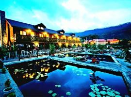 大湖底木屋民宿: Gukeng şehrinde bir otel