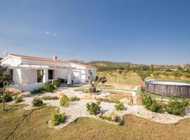 Villa s'ena e su juncu, Hotel in Loculi