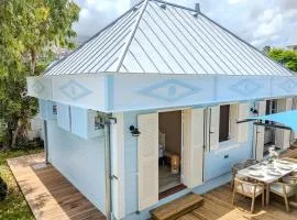 La Villa Bleue, Pieds dans l'eau