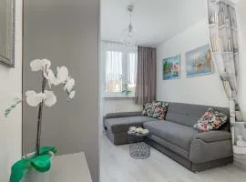Bright Apartment in Kołobrzeg with Air Conditioning and Parking by Noclegi Renters