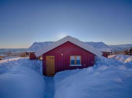 Charming Cabin With Old Timber, Fireplace & Views, Hotel in Beitostøl