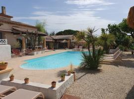 Gîtes de l'Hacienda 3, hotel in Alès