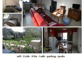 Jolie maison de vacances Gîte des Ecureuils, hotel a Buzançais