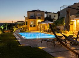Chios Seafront Luxury Villa with Pool, hotel a Chios