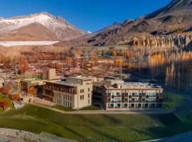 Sost Serena Hotel, ξενοδοχείο σε Gircha