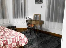 Downtown Room 2 COliving French Institute