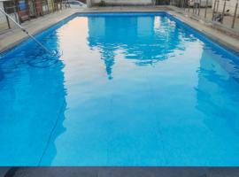 Daman Inn Homestay, hotell i Daman