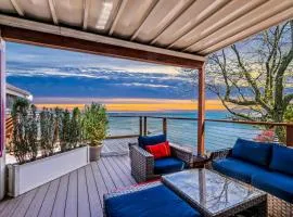 Stunning West End Waterfront Views w/ Parking