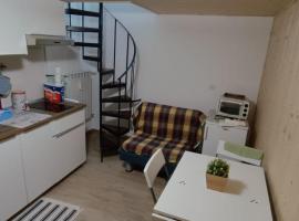 Monolocale Residence Altair Ovindoli a due passi dagli impianti, hotel u gradu 'Ovindoli'