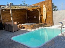 Casa com piscina e hidro, a 8 min da praia do sonho, Palhoça, Hotel in Palhoça