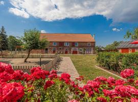 Wohnung Traumzeit im Gutshof zum See, khách sạn ở Arendsee