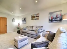 Hudson Apartment - 2 bedroom, Oakham Centre by Belmont Places