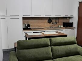 Casa Meda con parcheggio privato-Fiera Rho-MXP, hotel v destinácii Arluno