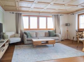 ღLiboria I Aidling Panorama Stilvolles Ferienhaus mit Bergblick, Hotel in Riegsee