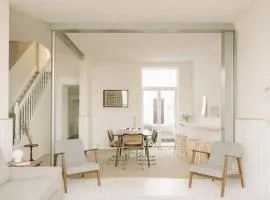 Spacious House Sea Views Opposite Beach