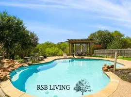 Elite 4BR 2BA Holiday Home with Hot Tub, Pool, and BBQ