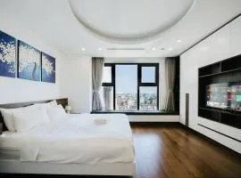 D'Leroi Soleil - Modern Apartment by West Lake