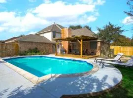 The Prestige Poolside Escape - 5BR with Cinema & Gaming