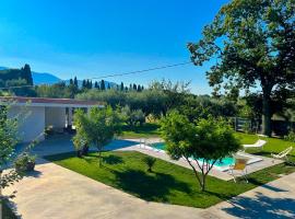VILLA LA BOUGANVILLEA - Countryside Villa with Private Pool, Surrounded by Nature in VELLETRI - LAZIO、ヴェッレトリのホテル