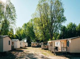Camping Les 4 Saisons โรงแรมในSaint-Maurice-lʼExil