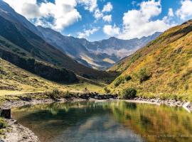 Austriaparks Camping Arlberg, מלון בפרטנאו